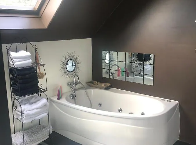 A L'orée Du Bois Maison De *