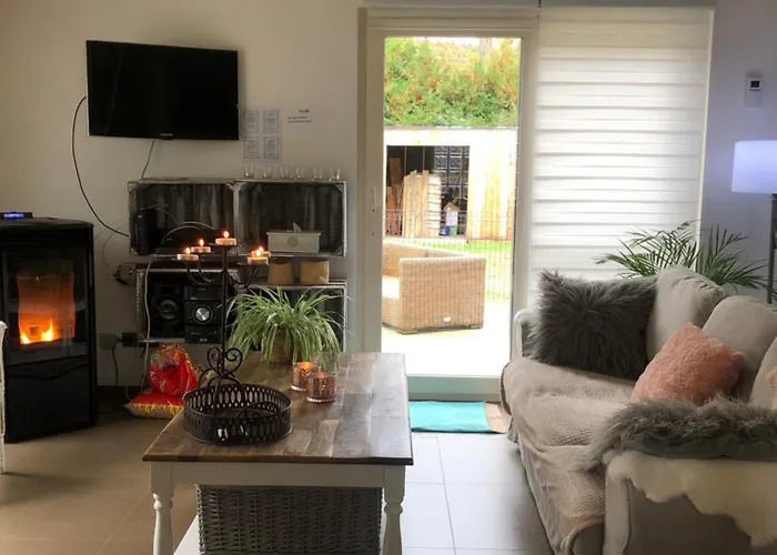 A L'orée Du Bois Maison De *